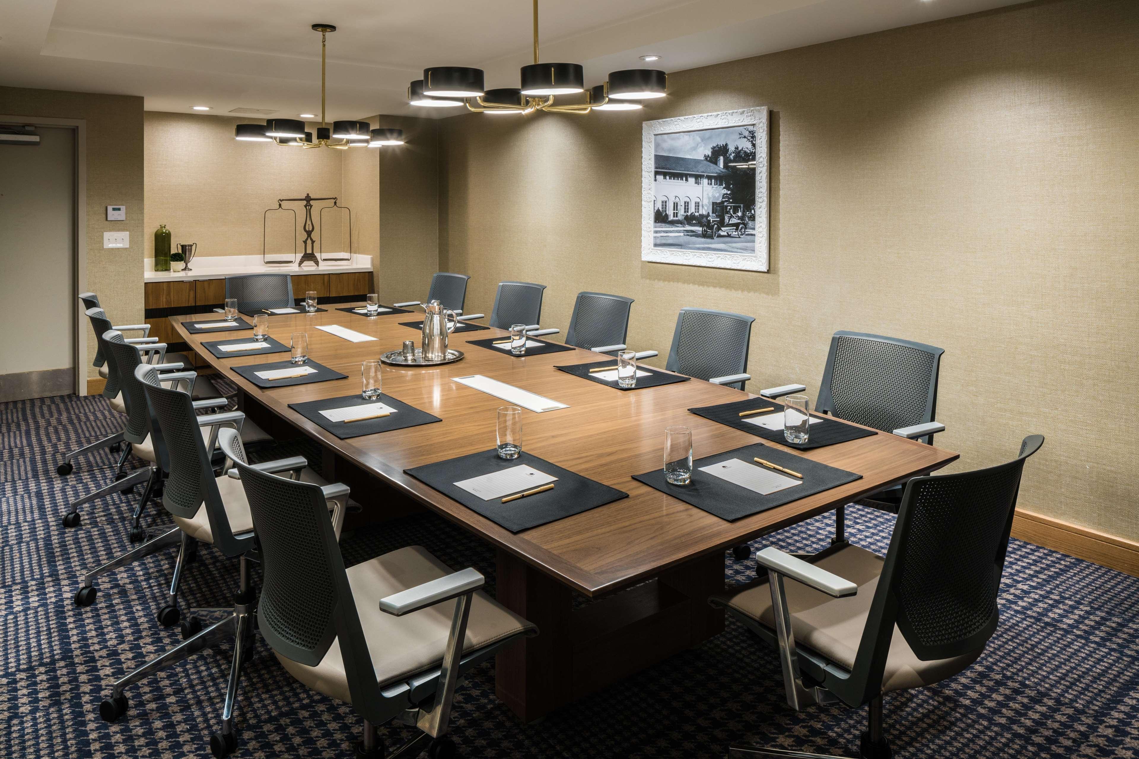 Doubletree By Hilton Гейнсвил Екстериор снимка