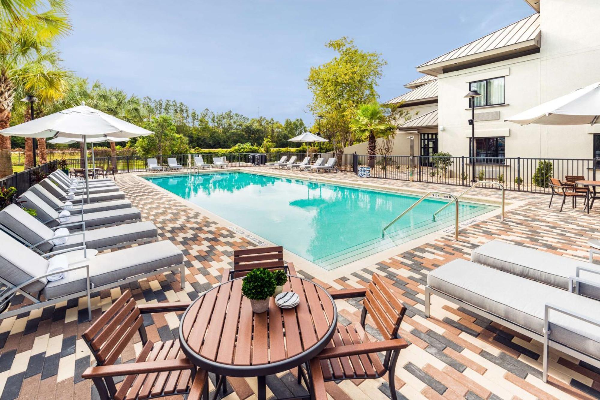 Doubletree By Hilton Гейнсвил Екстериор снимка
